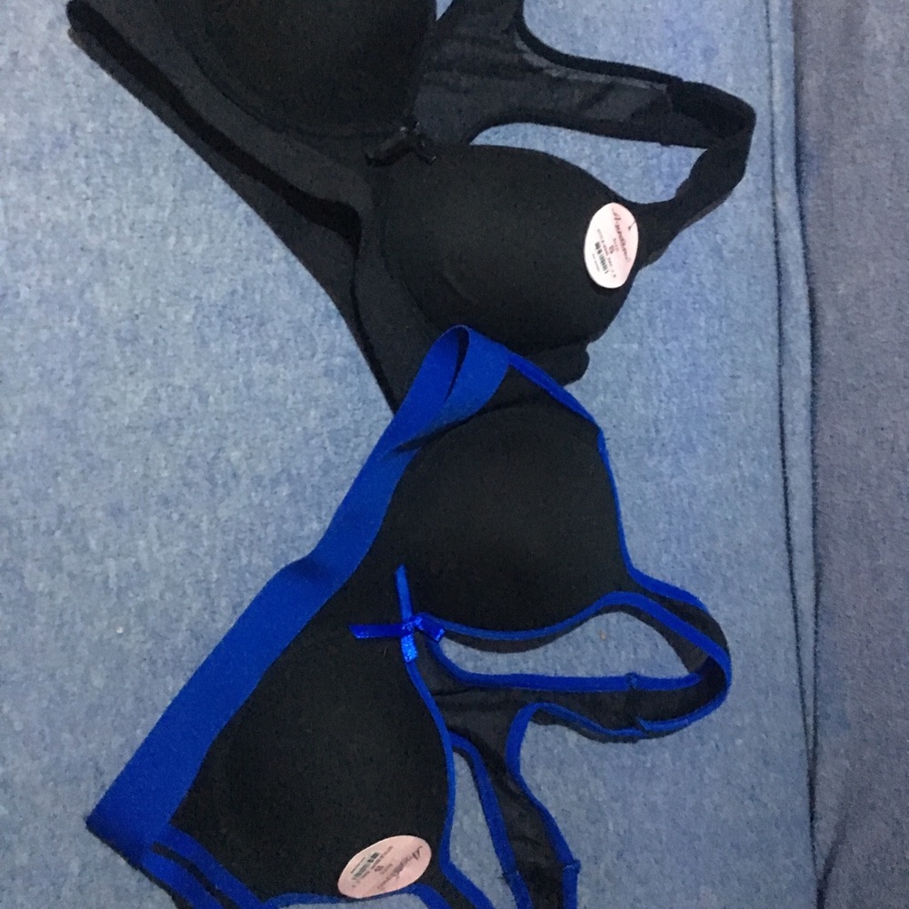2 Sports Bras